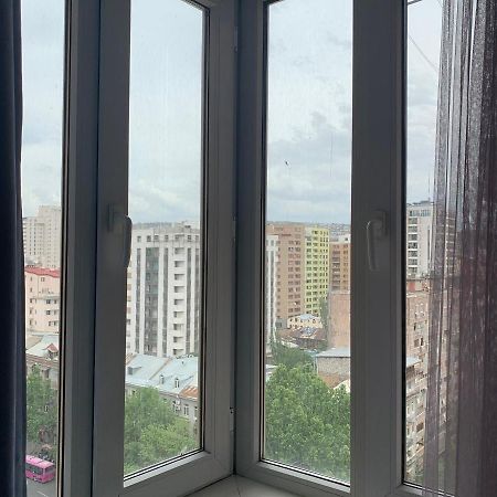 Cozy Apartment Near Republic Square 예레반 외부 사진