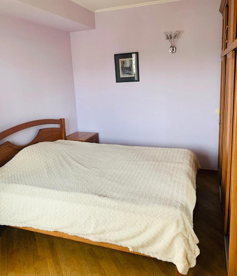 Cozy Apartment Near Republic Square 예레반 외부 사진